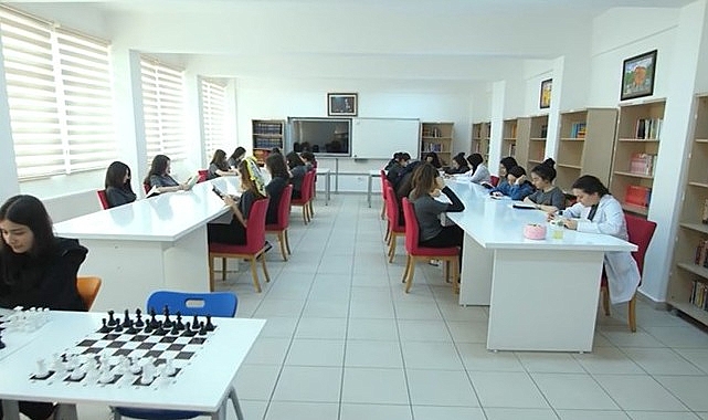 Aroma, eğitime dayanağını sürdürüyor: Donanımlı genç kuşaklar, Aroma ile yetişiyor