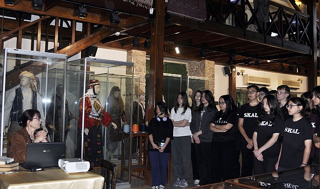 Ege Üniversitesi(EÜ) Etnografya Müzesinde, “Deneysel ve Klasik Fotoğraf Atölyeleri” aktifliği düzenlendi