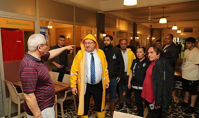 Lider Ertaş, yağmurla gayrette alanda