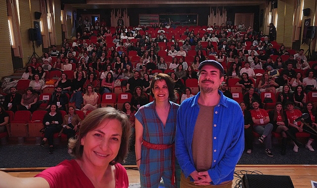 Ünlü İsimlerden Akbank Yerleşke Buluşmasında Gönüllülük Sohbetleri