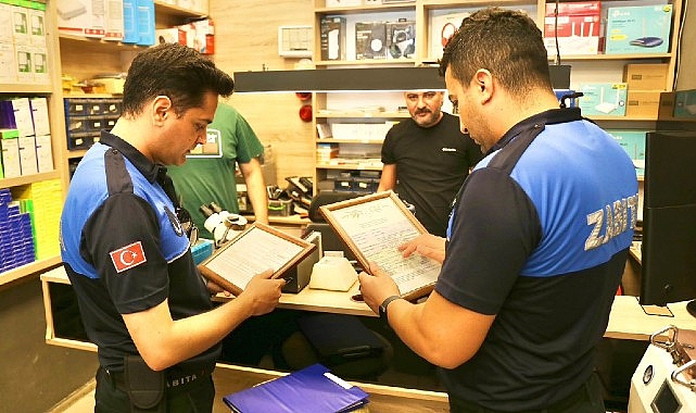 Burhaniye Belediyesi, yaptığı kontroller sonucunda kimi iş yerlerinde ruhsat eksikleri tespit etmiş ve bu bahiste esnafı uygun biçimde ruhsatlarını çıkarmaya davet etmiştir