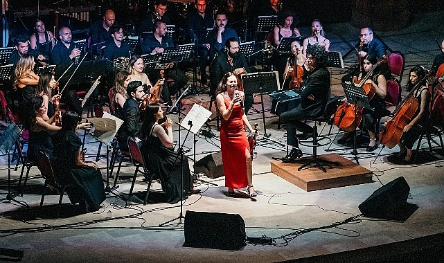 Büyükşehir Orkestrası ve Esther Abrami’den Mükemmel Konser