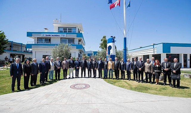 Lider Tugay, şirket yöneticileri ile bir ortaya geldi