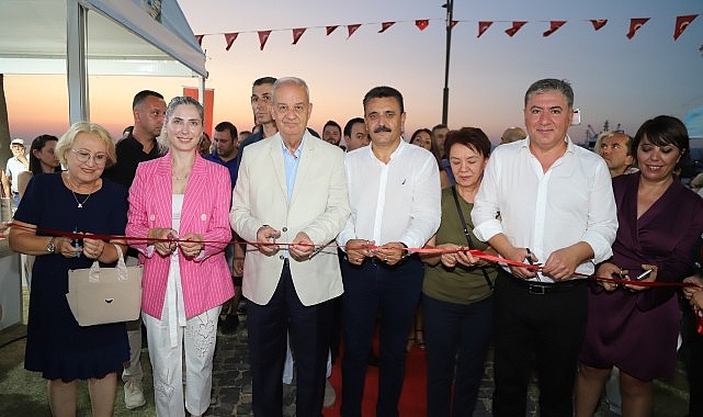 3. Dikili Kitap Günleri “Aydınlık Bir 100 Yıla Yanlışsız Türkiye” Temasıyla Kapılarını Açtı