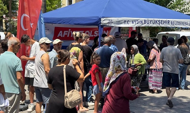 Aydın Büyükşehir Belediyesi, Muharrem ayının gelmesiyle birlikte her yıl klasik olarak yaptığı aşure ikramlarını, bu yıl da gerçekleştirdi