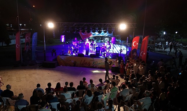 Aydın Büyükşehir Belediyesi, “Yaz Konserleri” aktiflikleri kapsamında bu sefer Germencik Belediye Parkı’nda harika bir konser gerçekleştirdi