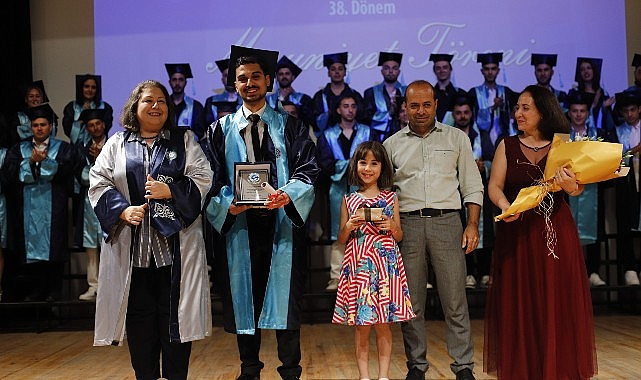 EÜ Su Ürünleri Fakültesi 38. Devir Mezunlarını Bölüme Uğurladı