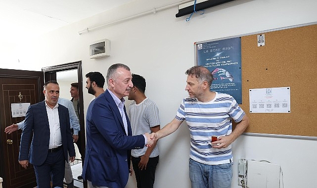 Kara’dan Lider Büyükakın’a sarsıntı övgüsü; “Ülkemizde zelzeleye en hassas lider sizsiniz”