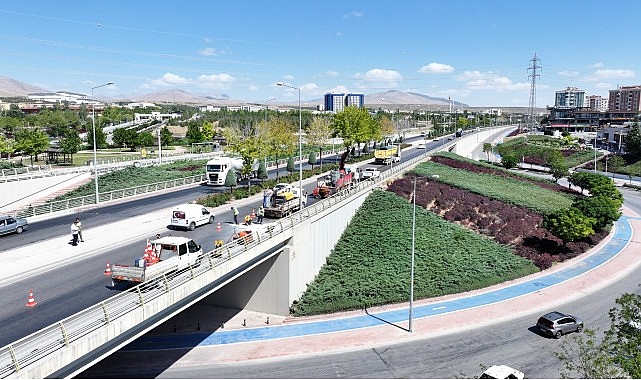 Konya Büyükşehir Yaya ve Taşıt Köprülerinde Periyodik Olarak Uygunlaştırma Çalışması Yapıyor