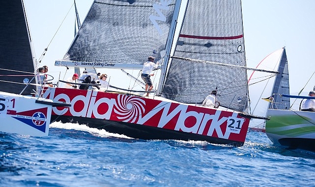 MediaMarkt Türkiye yelken kadrosu 2024 yılında 257 deniz mili aralık kat etti