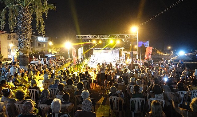 Aydın Büyükşehir Belediyesi Konservatuvarı, sanatın tüm hoşluklarını kent genelinde vatandaşlarla buluşturmaya devam ediyor.