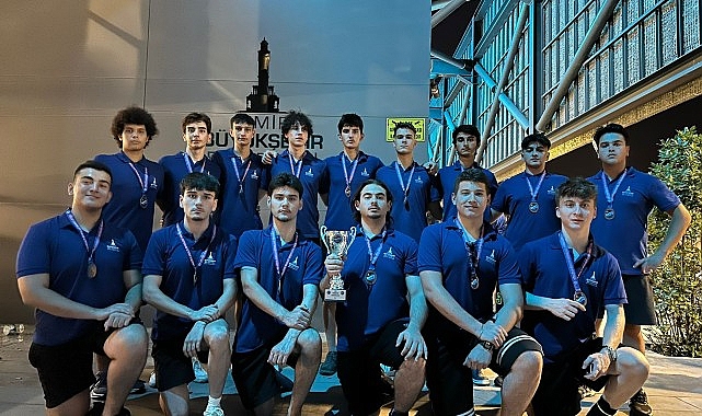 İzmir Büyükşehir’in ekipleri 4 kupa kazandı