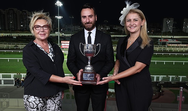 Klâsik Bakırköy Belediye Başkanlığı koşusu Veliefendi Hipodromu’nda yapıldı. 38. defa koşulan yarışa yarışseverler ağır ilgi gösterdi