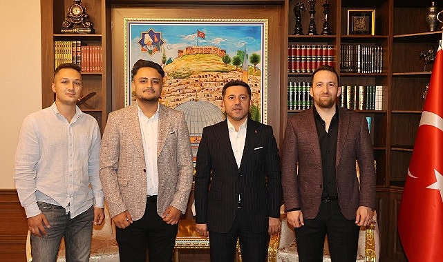 Nevşehir Belediye Başkanı Rasim Arı, İstanbul Sanayi Odası’nın (İSO) Türkiye’nin İkinci 500 Büyük Sanayi Kuruluşu listesine giren Tabiat Tohumculuk Besin Sanayi ve Ticaret A.Ş’yi başarısı nedeniyle kutladı