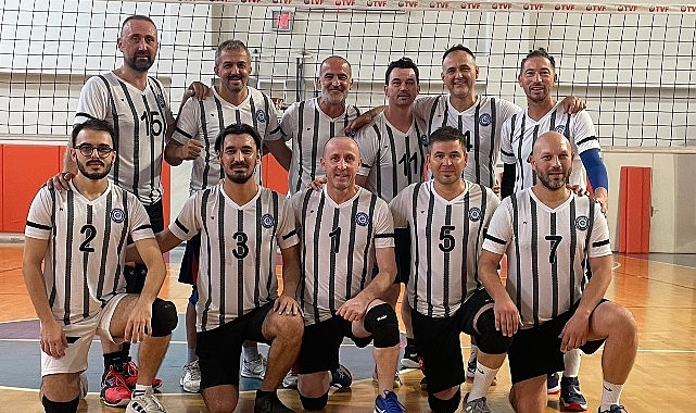 Ege Üniversitesi Voleybol Kadrosu finale yükseldi