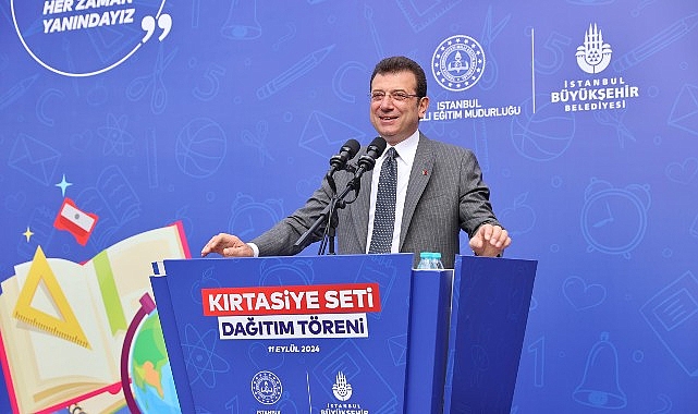 Ekrem İmamoğlu, Bayrampaşa’da kırtasiye seti dağıtım merasimine katıldı