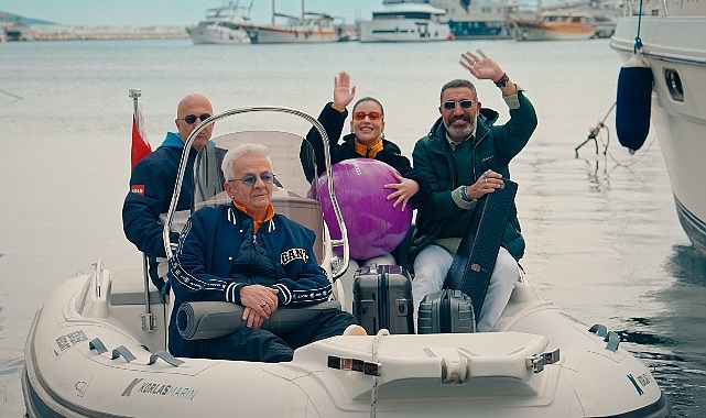 GAİN’in yeni sohbet programı “Alarga” da Zafer Algöz ve Hakan Altun teknede lezzetli sofralar kurup ünlü arkadaşlarını ağırlıyor!