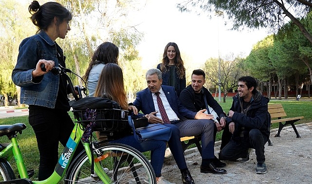 Geniş toplumsal imkânları, spor tesisleri, sanatsal faaliyetleri ile üniversite hayatına renk katıyor