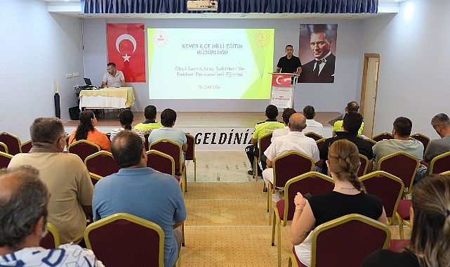 Kemer’de servis sürücülerine eğitim