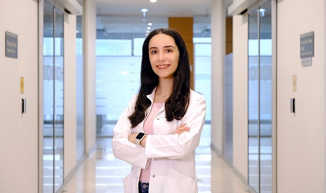 Küçük yaşta başlayan alışkanlıklar hayat uzunluğu devam eder… Diş fırçalama rutini 3 yaşından evvel başlamalı!