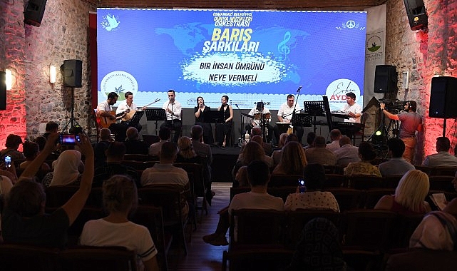 Müzikler barış dolu bir dünya için söylendi