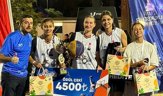 Sokak basketbolu rekabeti dostluk içinde tamamlandı İzmir Cup’a 93’üncü İEF’te harika final