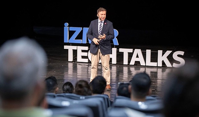 TechTalks’ta yeni çağ açılımı Kuzuloğlu, “İnsanın insanı yönettiği son jenerasyon olabiliriz”