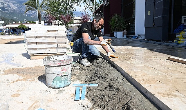 Cumhuriyet Meydanı’nda çalışmalar devam ediyor