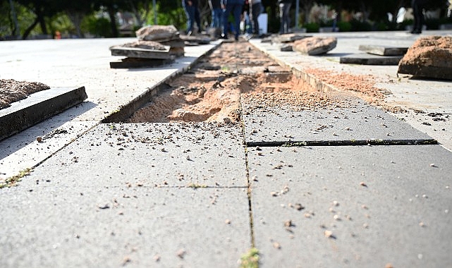 Cumhuriyet Meydanı’nda tadilat çalışması başladı
