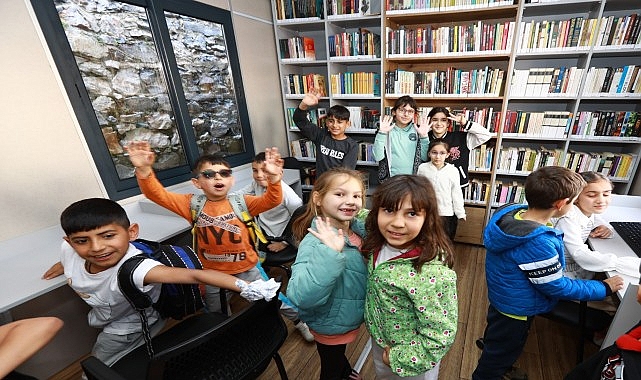 Efes Selçuk’ta çocuklar ve aileler yalnız değil