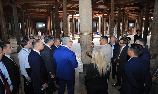 Ege Üniversitesi Heyeti, Özbekistan’da Türk Devletleri Kültür Forumu’na katıldı