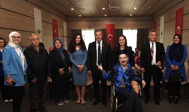 Okuma aşkı engel tanımadı