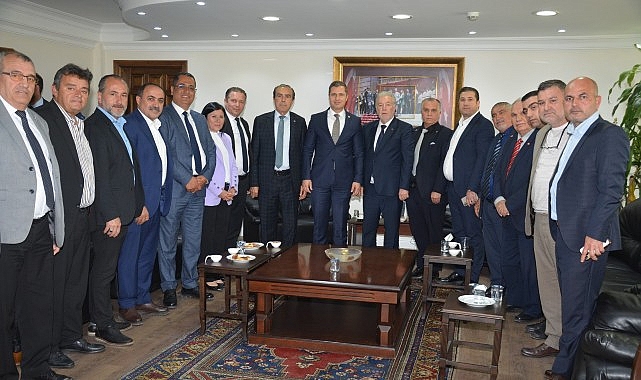 Deniz Yücel’e esnaftan sıcak karşılama