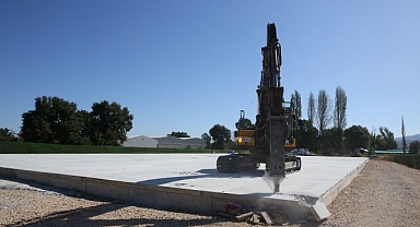 Alaaddinbey’de kaçak yapılara temelden müdahale