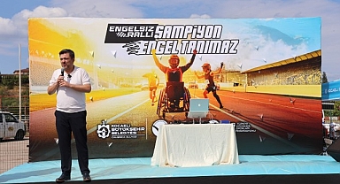 Özel bireyler, yarış pistinde sürüş deneyimi yaşadı