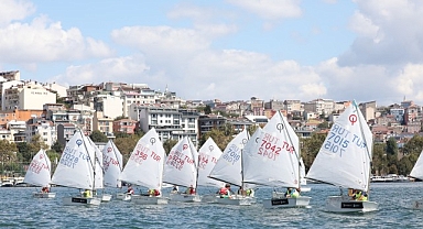 Genç sporcular şampiyonluk için yarıştı